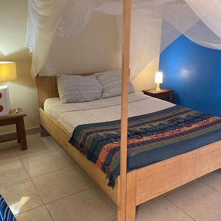 Chez Medzo Et Patou Hotel Popenguine Екстериор снимка